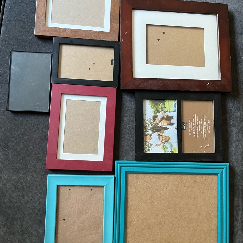Assorted frames - Picture 2 of 3